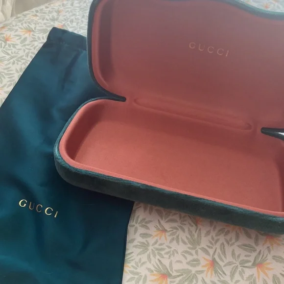 -sold- gucci sunglasses - Picture 4 of 6